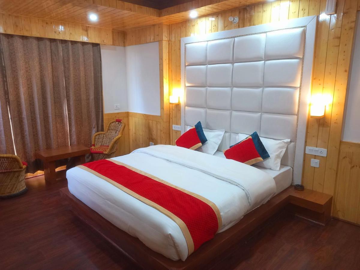 Humble Holiday Inn Kufri Simla Exterior foto
