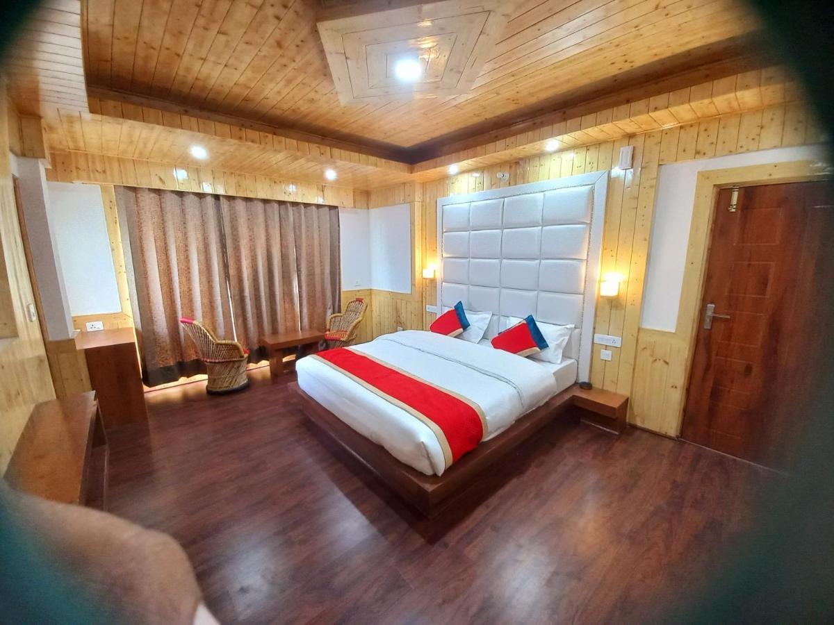 Humble Holiday Inn Kufri Simla Exterior foto
