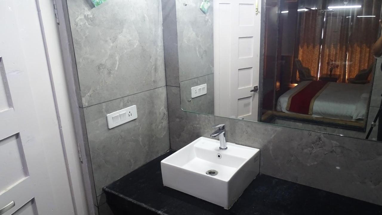 Humble Holiday Inn Kufri Simla Exterior foto