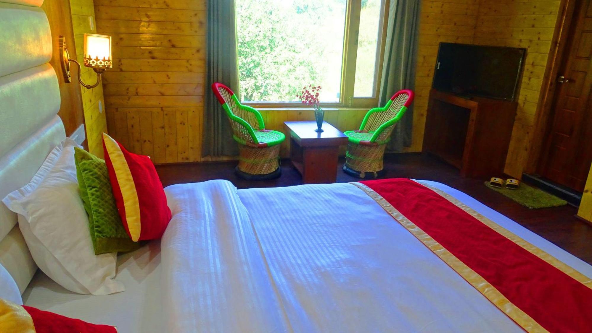 Humble Holiday Inn Kufri Simla Exterior foto